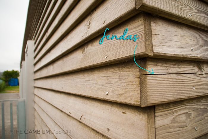 Fachada-madera-fendas